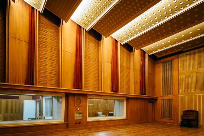 Nakoukněte Do Jednoho Z Největších Studií Na Světě: Kultovní Funkhaus Ožije