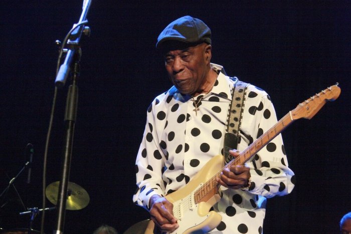 Recenze: Buddy Guy V Lucerně