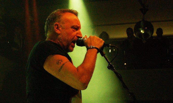 Krátce: Peter Hook V LMB