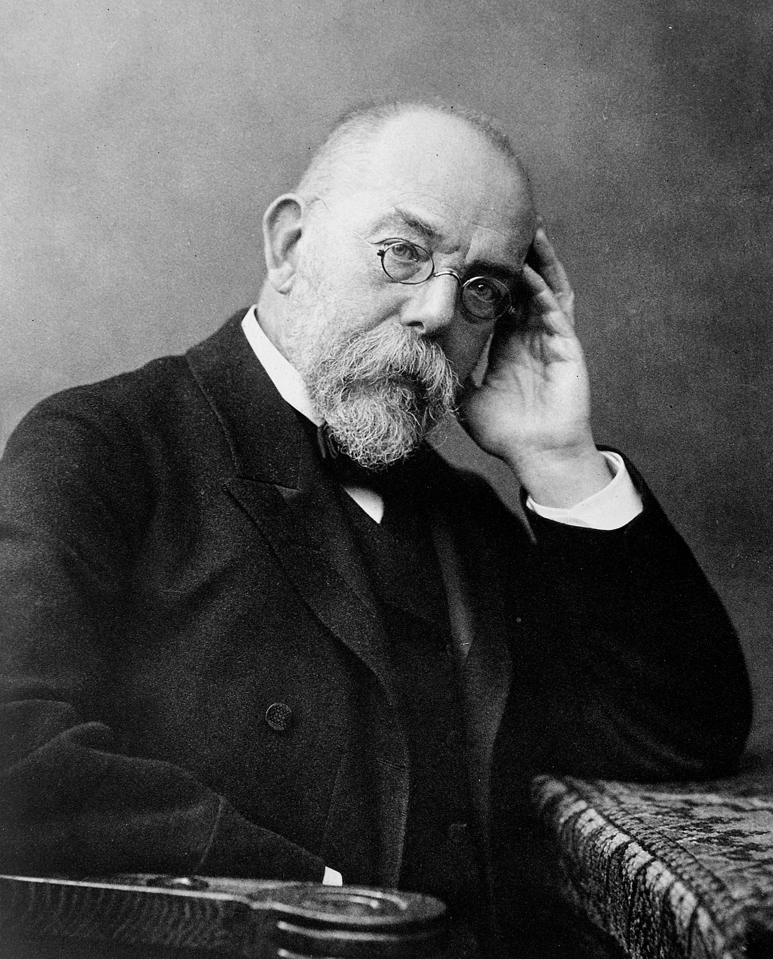 Robert Koch. Foto: Wilhelm Fechner [Public domain], <a href=