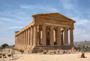 {{de|Italien, Sizilien, Agrigent, Tal der Tempel, Concordiatempel, Tempel F}}{{en|Italy, Sicily, Agrigento, Valley of the Temples, Temple of Concordia}} Autor: Berthold Werner – Vlastní dílo, CC BY-SA 3.0, Odkaz