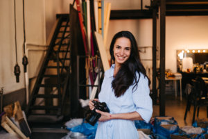 Marie Bartošová - backstage fotka z focení kuchařky pro moderní babičky. Fotil Ondřej Šustík