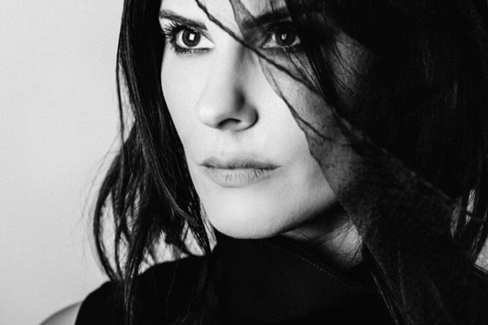 Britská Techno Diva Rebekah Ozdobí Narozeniny ROXY