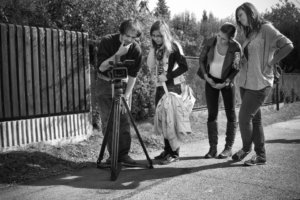 Natáčení filmu v terénu s profesionálním vybavením, zdroj: free cinema