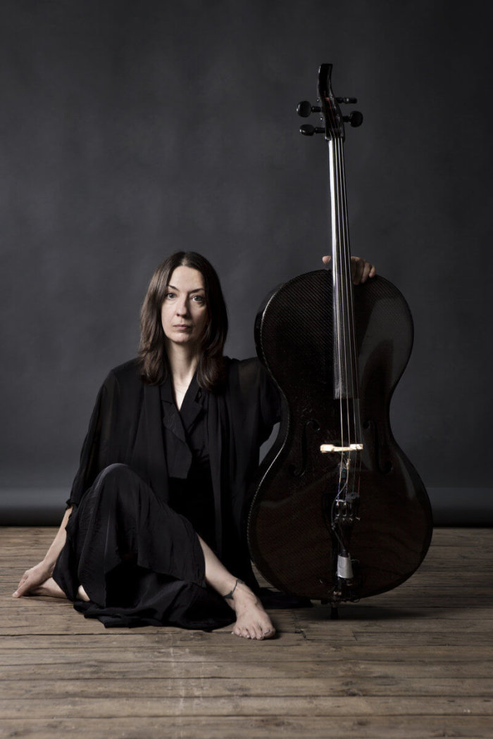 Zářijová Music Infinity Uvítá V Paláci Akropolis Harfistku Mary Lattimore A Cellistku Julii Kent