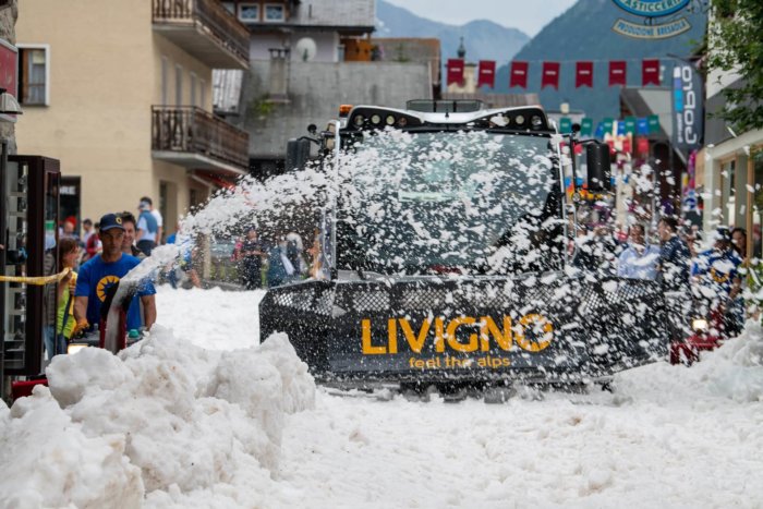 V Livignu Umí Běžkařské Závody I V Létě, Schovali Sníh Ze Zimy