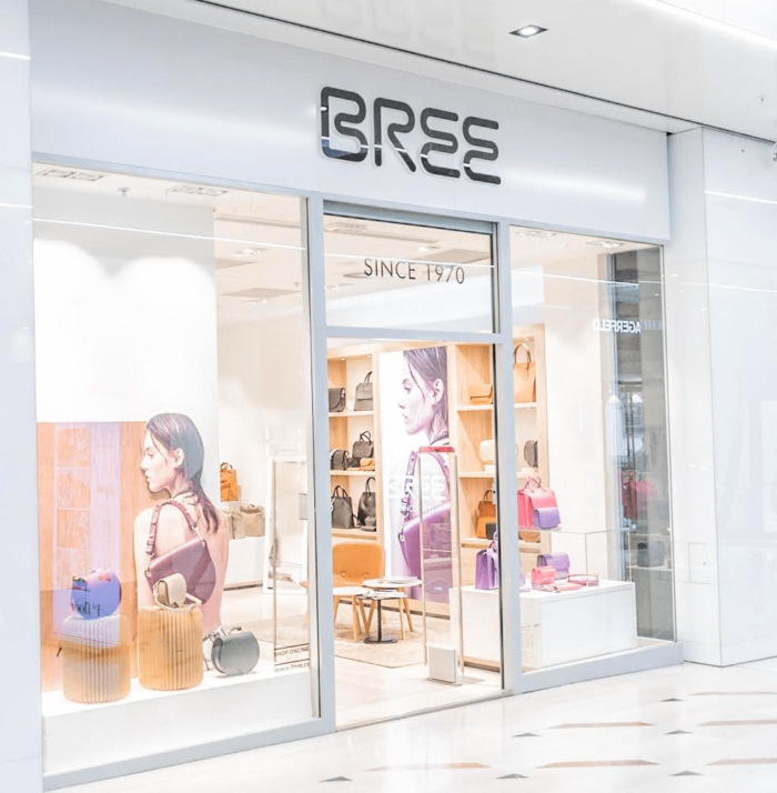 Nová Prodejna Kabelek: Bree