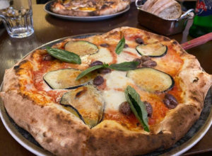 Pizza v restauraci Pepenero, foto jk