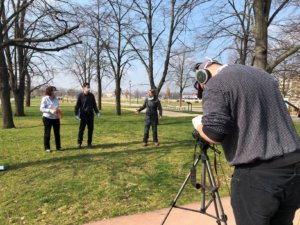 Natáčení spotu s psychology a tlumočníkem_Centrum pro dětský sluch Tamtam, o.p.s