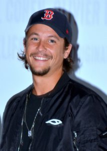 "File:Nekfeu avp.jpg" by Georges Biard is licensed under CC BY-SA 3.0  cc. Ilustrační foto