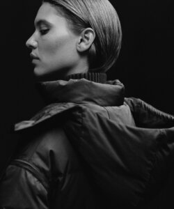 COS-New Perspectives-campaign-Kaya Wilkins - foto Jack Davison
