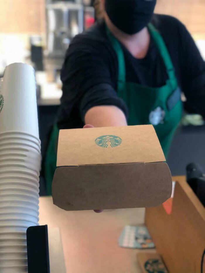 Ve Starbucks Nabízejí S Sebou Kávu I Jídlo