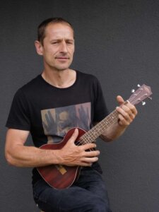 Matej Homola Foto Na Obalku Knizky S