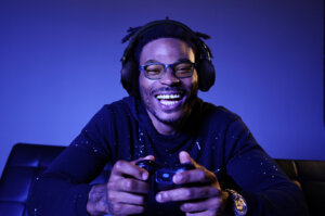 Oakley_PRIZM GAMING-DERWIN JAMES