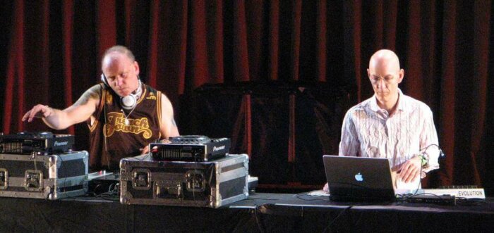 The Orb Vydají Remixové Album, Poslechněte Si Závdavek