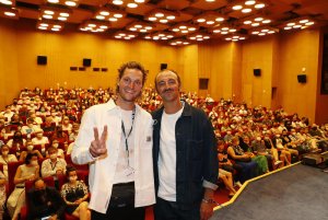 Herec a scenárista François Mark, herec Léo Poulet. Úvod k filmu V ulicích Paříže