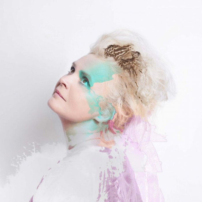 Beata Hlavenková, Nominovaná Na Českého Lva, Pokřtí šesté Sólové Album Žijutě