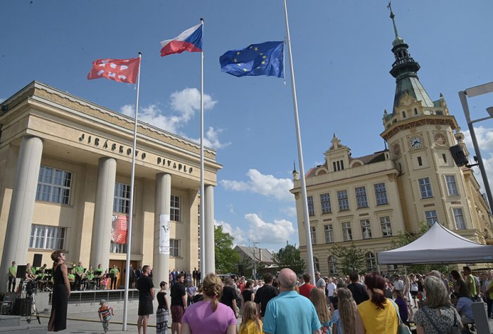 Tradiční Divadelní Festival Jiráskův Hronov Láká Na řadu Seminářů S Divadelními Odborníky