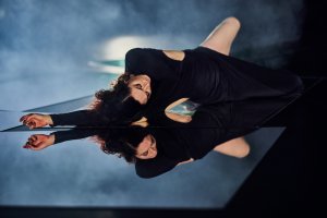 Through The Truth Artist Thula Moon Foto Milos Salek