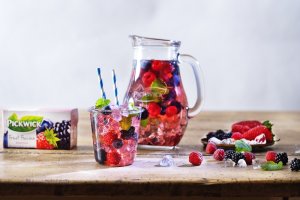 04 Ledovy Caj S Lesnim Ovoce Pickwick Lesni Ovoce 01