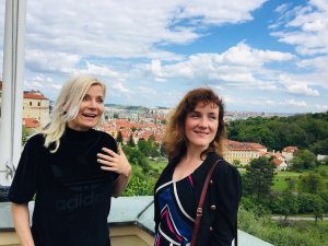 Švédská spisovatelka Bea Uusma s překladatelkou Helenou Stiessovou / Foto archiv Překladatelé Severu