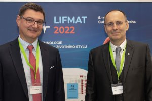 prof. MUDr. Martin Prázný, CSc. Ph.D. a 
doc. MUDr. Martin Matoulek, Ph.D. na konferenci Lifmat
