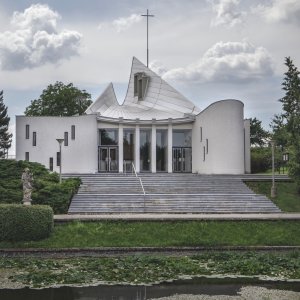 Senetářov, kostel sv. Josefa, exteriér, Ludvík Kolek – architektura, 1968-1971