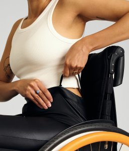 220824 DB ZALANDO ADAPTIVE FASHION Seated Style 0712 ET Cropped