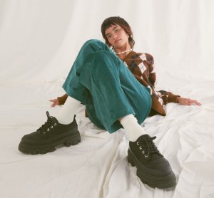 22 H2 Holiday W 103 4984 RGB