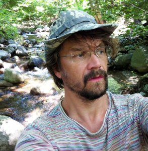 Dan Bárta v KC BESEDA tentokrát v roli přírodovědce / Foto Dan Sandanski