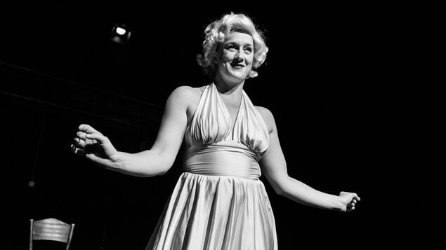Studio DAMÚZA uvede divadelní představení s živou hudbou a zpěvem Spal jsem s Marilyn