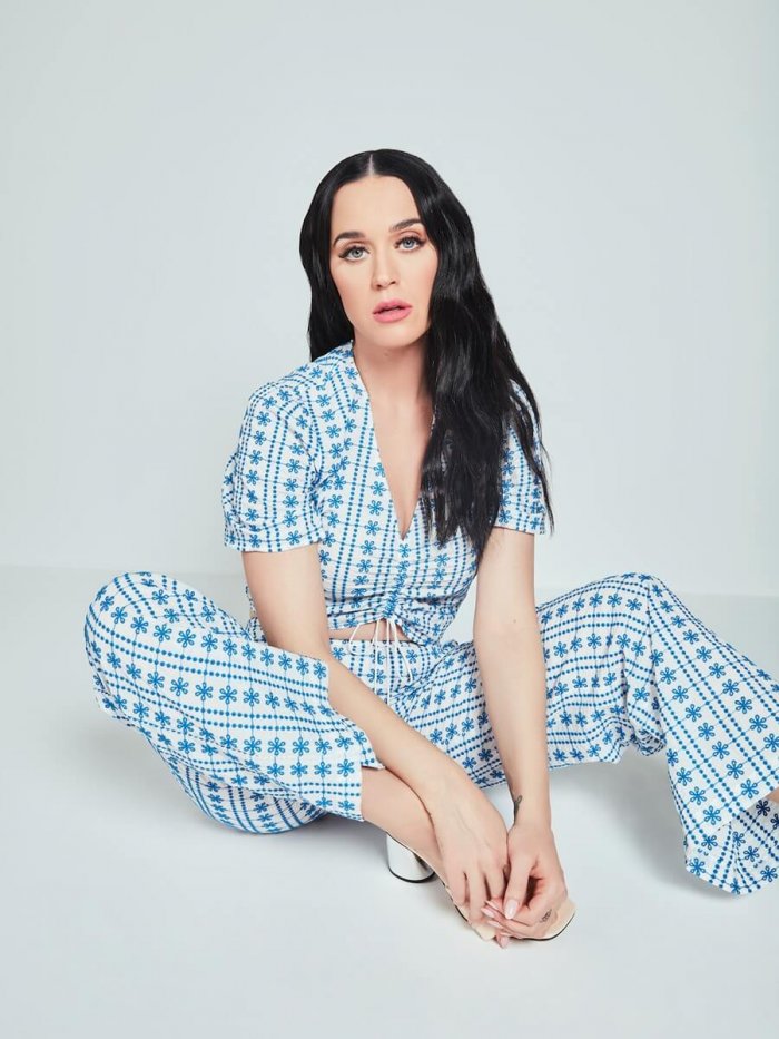 Kolekce ABOUT YOU S Katy Perry Vnáší Retro Nádech Do Jarních šatníků