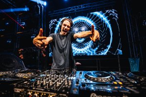 Za mixem se představí například DJ Maduk