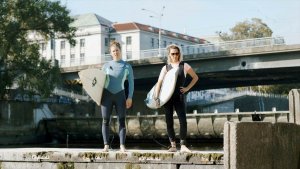 HitHit kampaň Vlny Štvanice:  Bára Polákova a Eva Samková