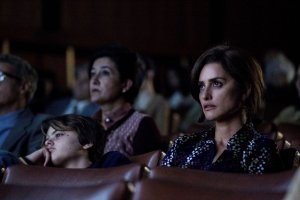 Italsko-francouzský snímek Nesmírnost s hvězdnou Penélope Cruz v hlavní roli.