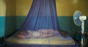 RÁJ: LÁSKA (režie: Ulrich Seidl) / Foto Artcam Films