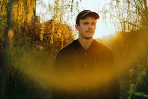 Jedním z headlinerů festivalu je německý producent Fejká