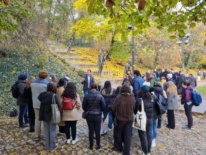 Pražská Anglo-americká vysoká škola pořádala u příležitosti výročí sametové revoluce akci Leading a Revolution Tour