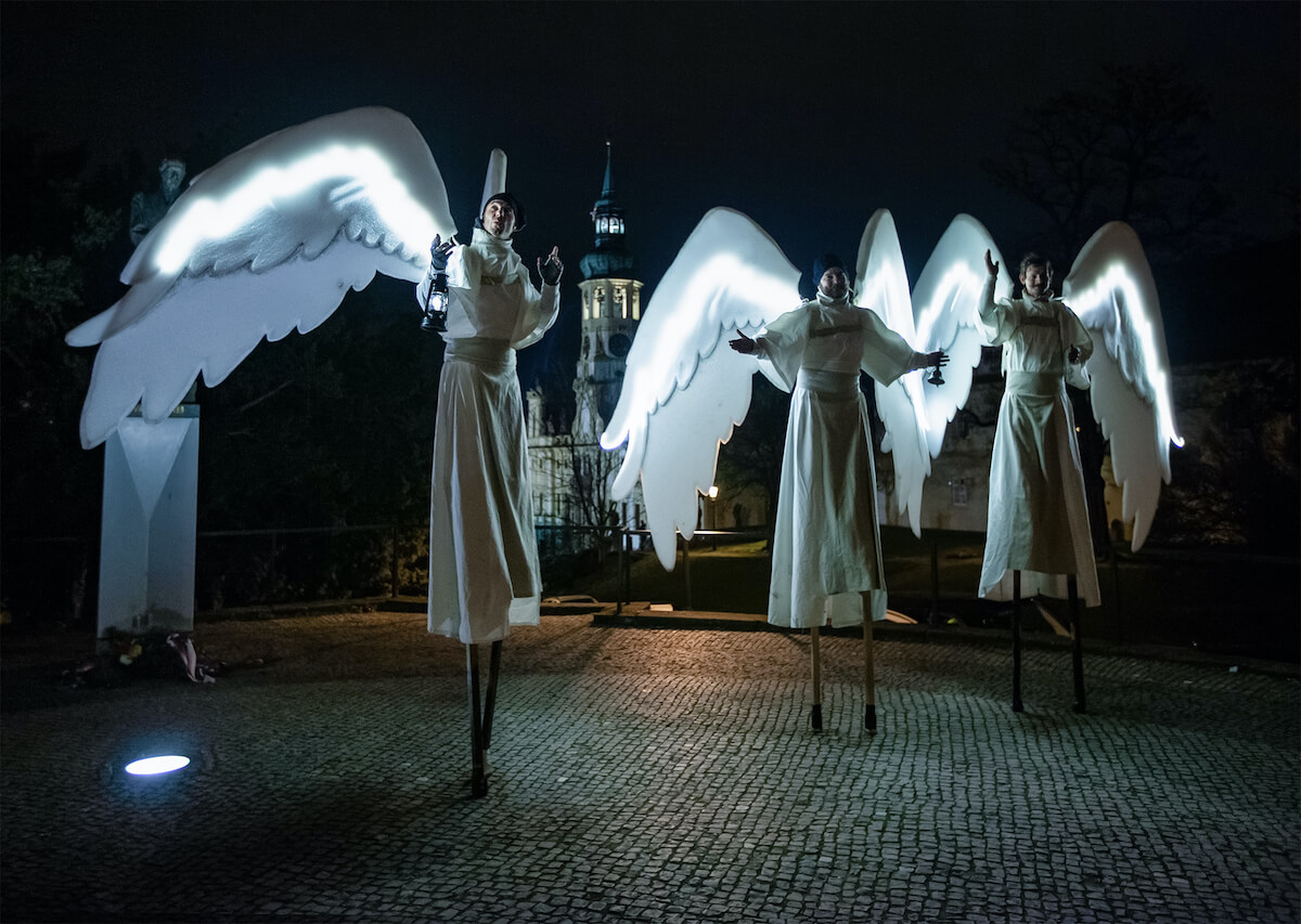 Návštěvníky, kteří  budou aspirovat na pytel, možná zachrání světelní andělé / Foto (c) Na Výstavišti
