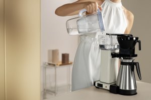 Brita, Skleněná filtrační konvice Glass Jug, 2,5 l, světle modrá, Potten & Pannen – Staněk, Cena 1 500 Kč