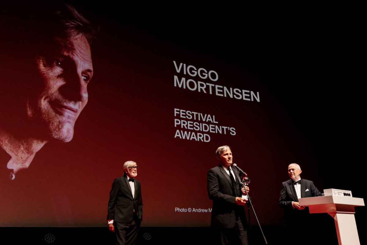 Prezident Festivalu Jiri Bartoska Herec Viggo Mortensen A Moderator Marek Eben