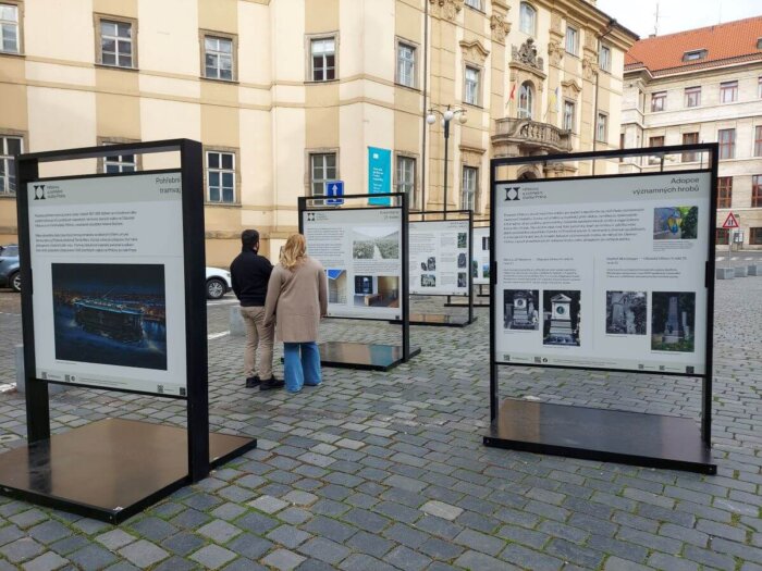 Výstava Pod širým Nebem Ukazuje Skvosty Funerálního Umění I Tváře Hrobníků