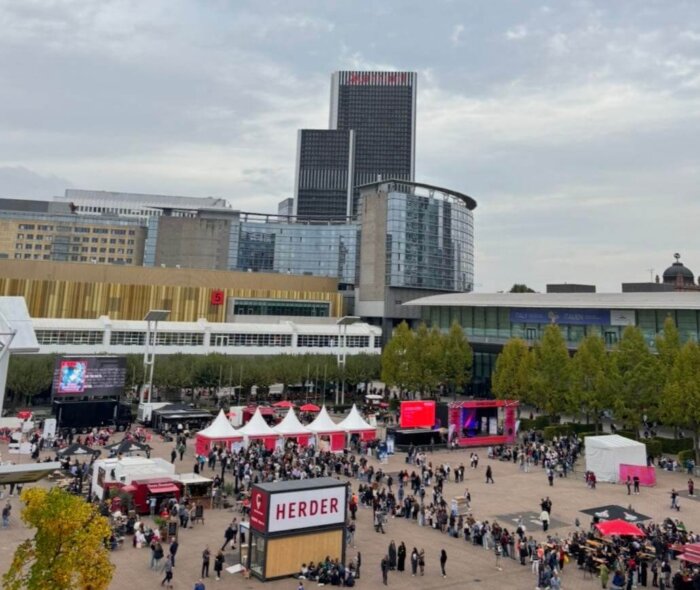 Projekt Czechia 2026 Vyhlašuje Veřejnou Soutěž Román Pro Frankfurt