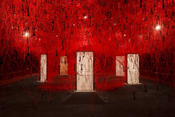 Chiharu Shiota Poprvé V Česku. Instalace Z Příze Zaplní Kunsthalle