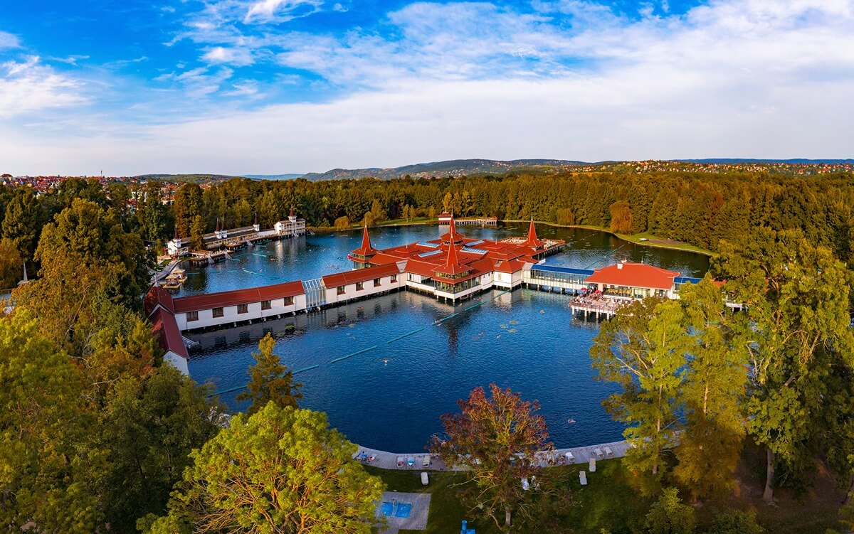 Jezero Hevíz, Zdroj Adobe Stock