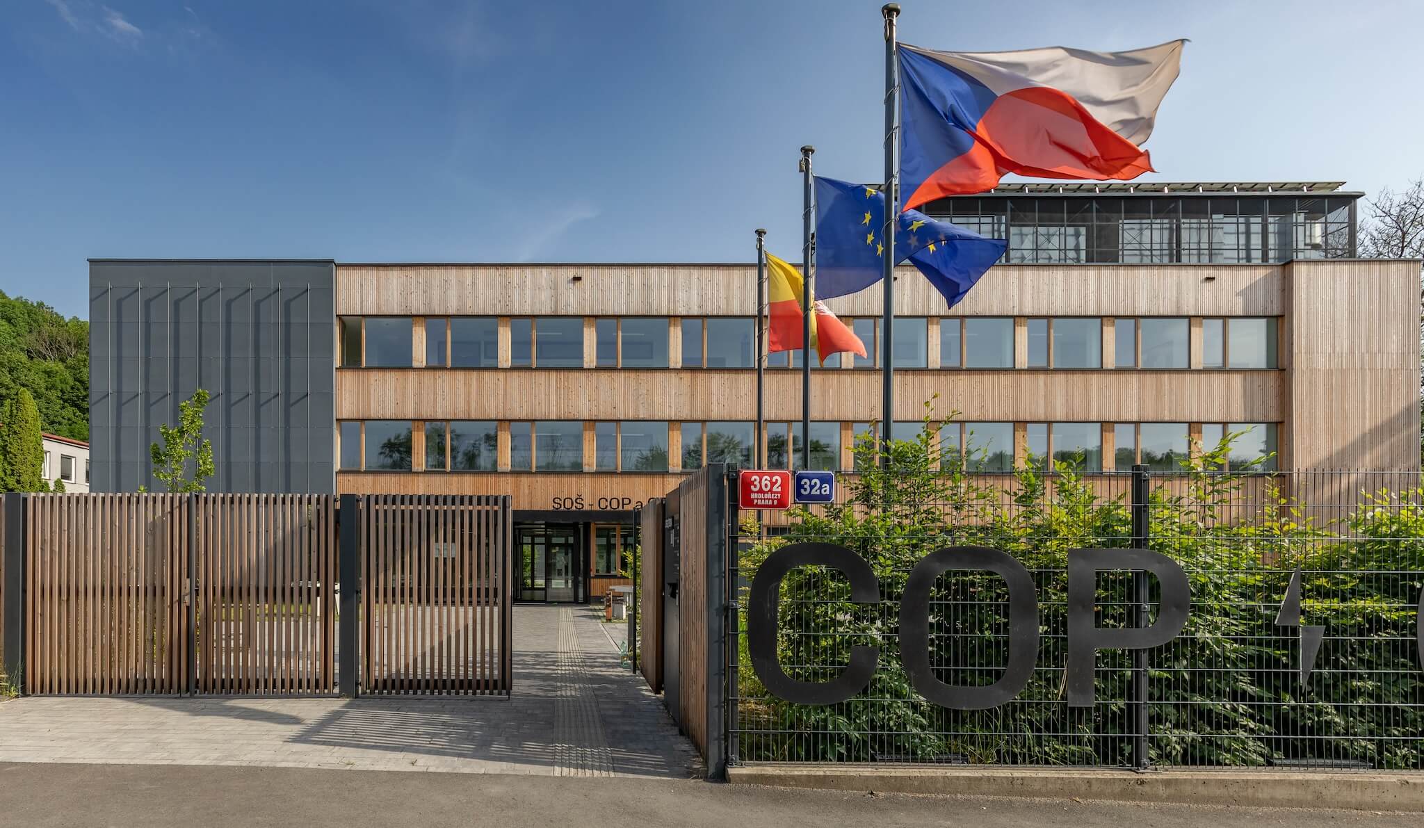 OHP Gymnazium Ceskobrodska Foto Archiv Budovy 5