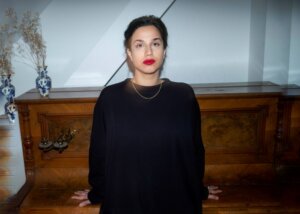 Turecká skladatelka a zvuková umělkyně Hüma Utku / Foto Gözde Güngör