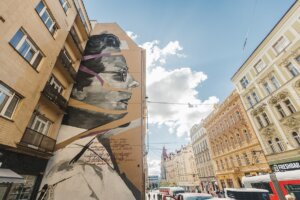 Nový mural v Praze 7 připomíná odkaz Milady Horákové / Foto Petr Kopal