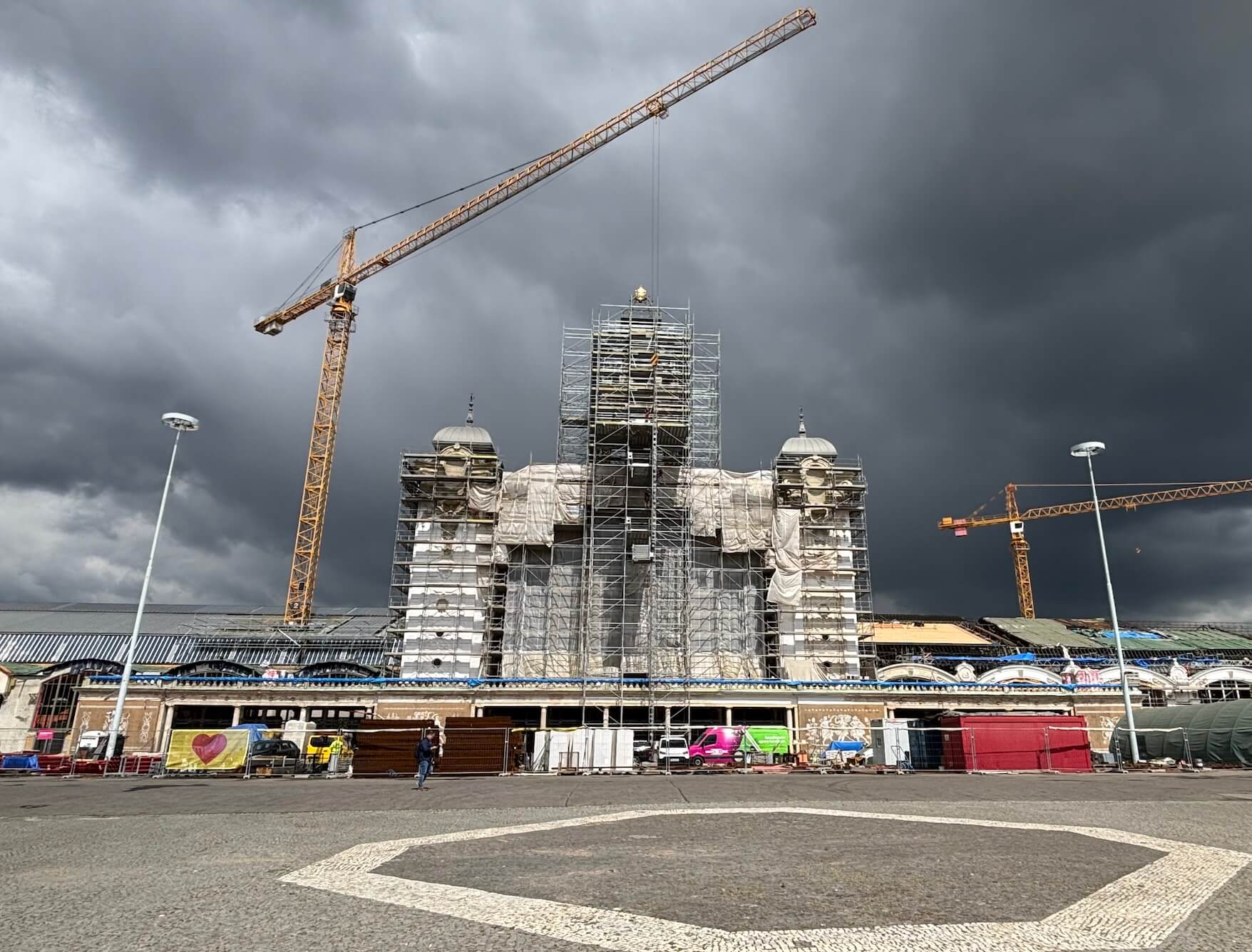 Rekonstrukce Průmyslového paláce pokračuje. Stav v květnu 2025