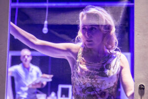 Blanche DuBois (Gillian Anderson). Photo by Johan Persson